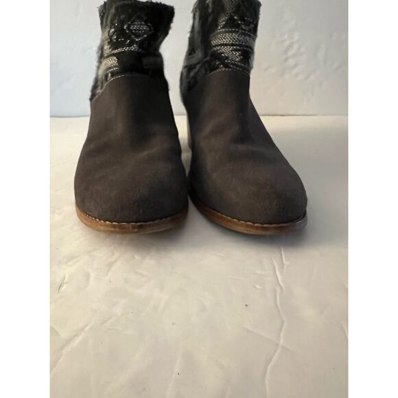 TOMS Women's Wool Leila Zip Up Ankle Bootie Grey Tribal Suede Wool Size 9 1/2 - Picture 3 of 11
